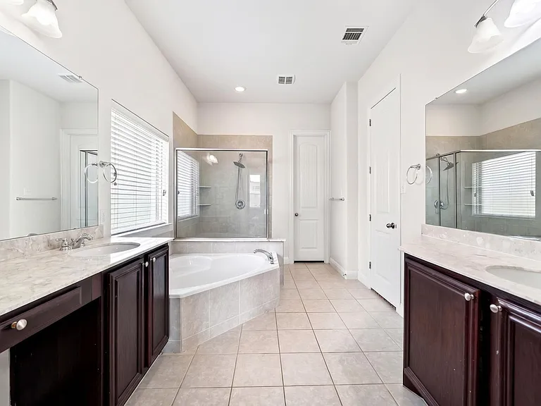 10323 Wedmore Dr — Photo 31