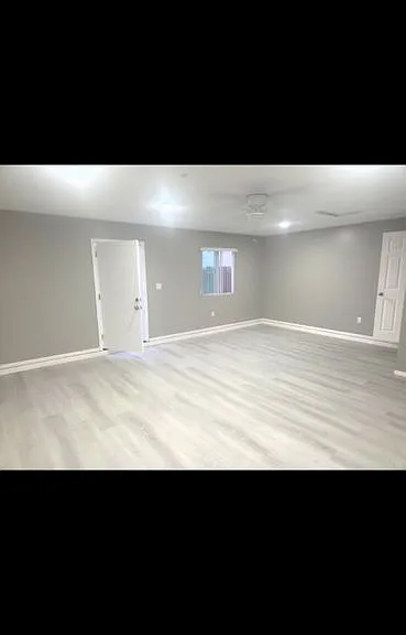 3764 S La Salle Ave — Photo 1