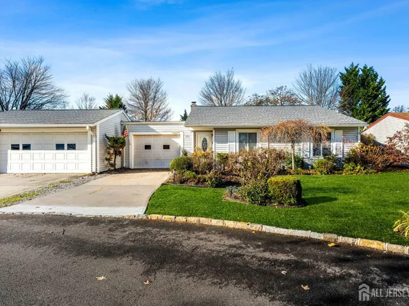 52 Juniper Plz #A, Monroe Township, NJ 08831