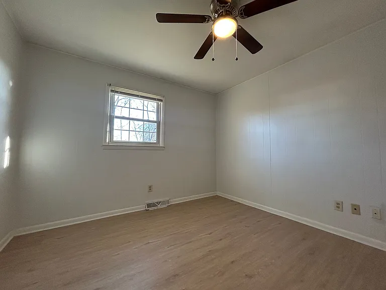 1740 Bonham Rd — Photo 13
