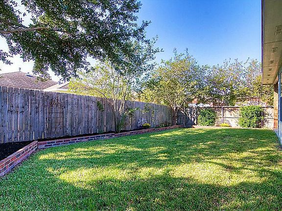 3rd image of 15635 Haleys Landing Ln