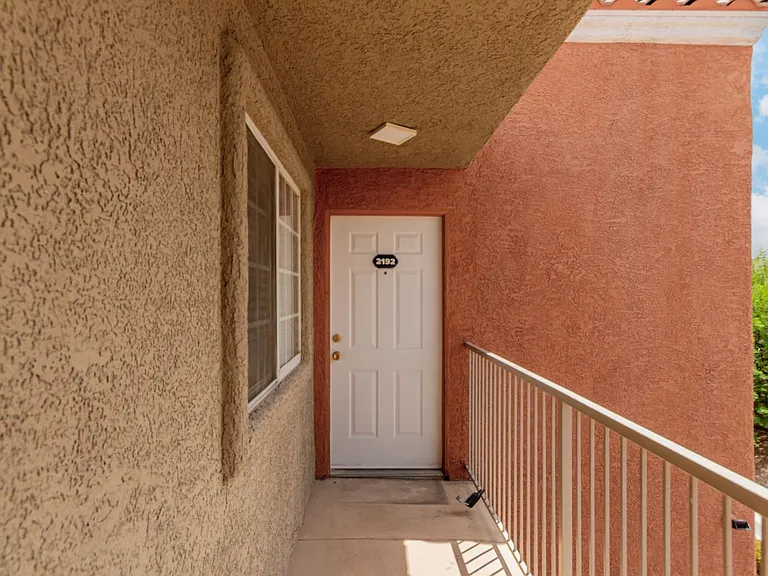 4730 E Craig Rd #32 — Photo 2