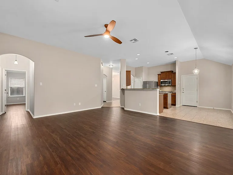 799 Clear Springs Holw — Photo 14