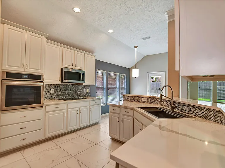 1110 Parkhaven Ln — Photo 21