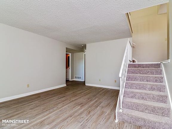 5th image of 15628 92nd Ave