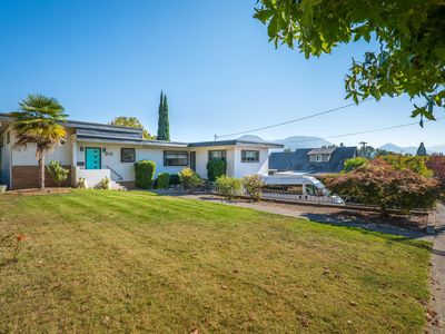 915 NE 9th St, Grants Pass, OR, 97526