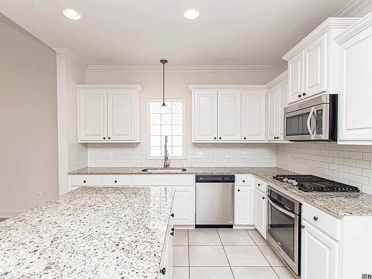 3037 Hudson Park Dr — Photo 6