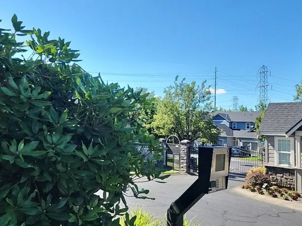 21825 NE Heartwood Cir, Fairview, OR 97024