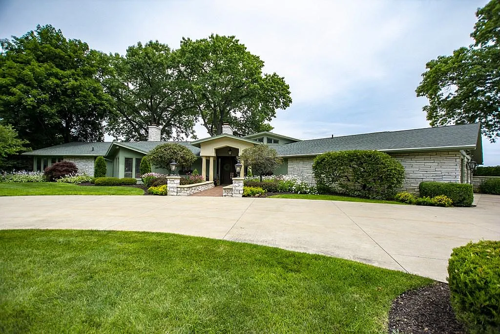 3640 Gordon Rd photo 1