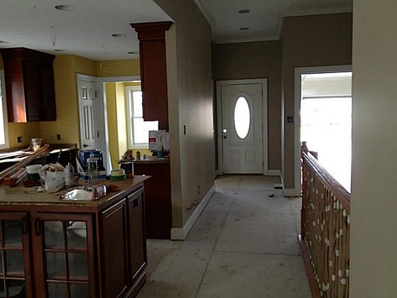 4th image of 205 Bering Ave