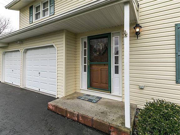 3rd image of 2464 Candlewick Ln