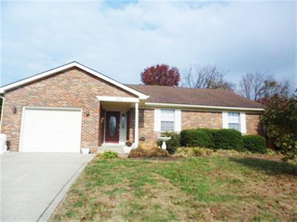 1st image of 165 Blueridge Dr