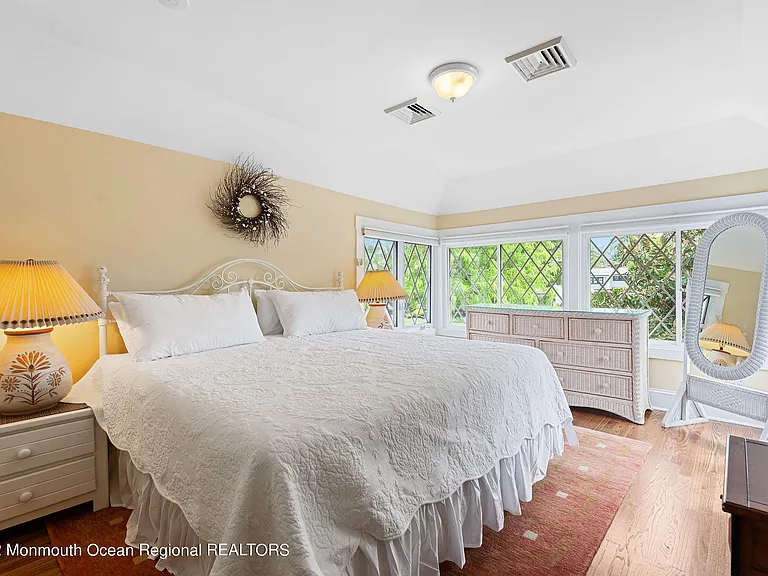 113 Beacon Blvd #FRONT HOUSE — Photo 10