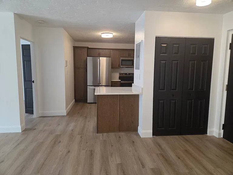 1000 Lexington Street — Photo 14
