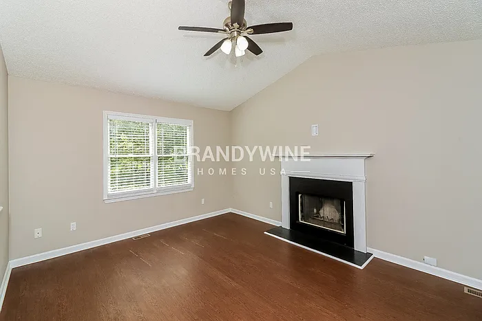 147 Wesley Mill Dr — Photo 5