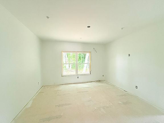 5th image of 3 Walker Drive #101