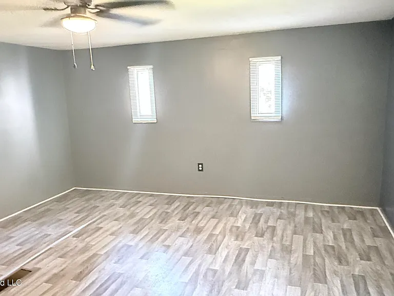 2904 Woodside Dr — Photo 10