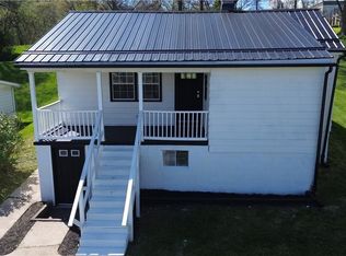 205 Gladys Ave, Mingo Junction, OH 43938