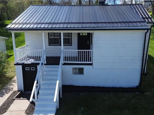 205 Gladys Ave, Mingo Junction, OH 43938