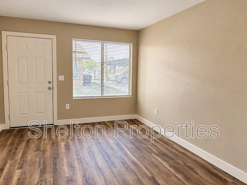 2 bed, 1.0 bath, 825 sqft, $1,299 — Photo 4