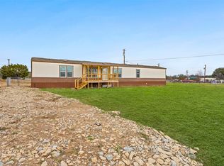 3210 Robinhood Dr, Granbury, TX 76048