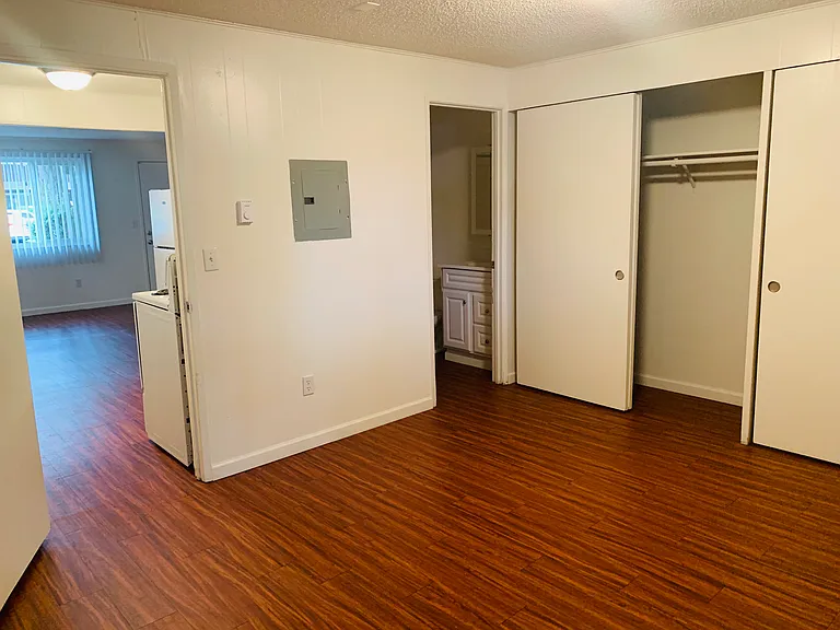 The Crossing Apartments — Photo 11