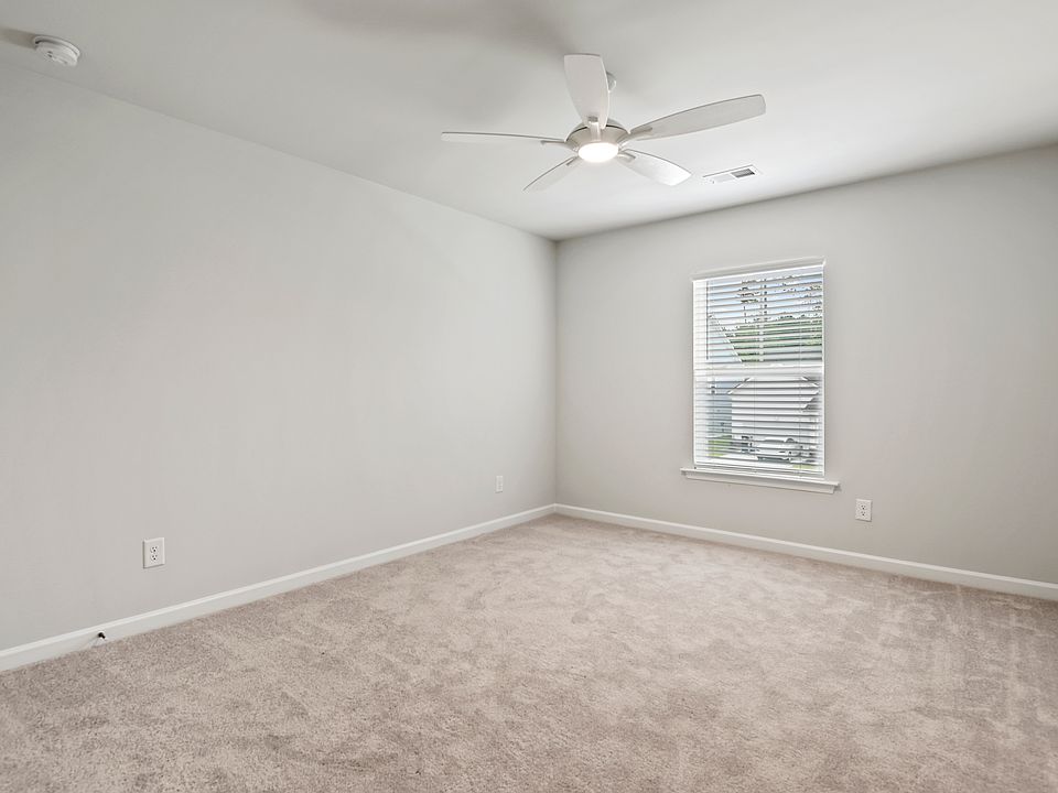 1st image of 164 Belfort Pl
