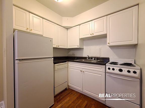 5th image of 1446 N Dearborn St #C3