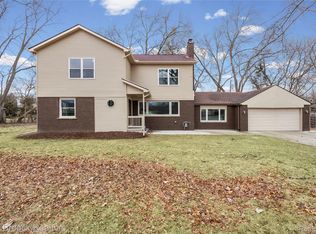 17348 Hilton St, Southfield, MI 48075