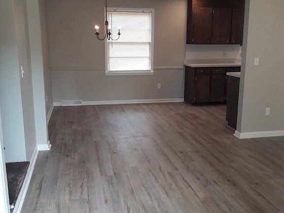 3rd image of 3 Tamwood Cir