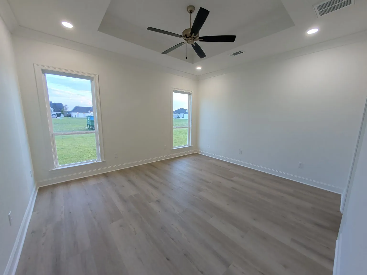 4 bed, 2119 sqft, $4,000 — Photo 4