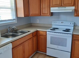 210 Shipman Rd #E-2, Havelock, NC 28532