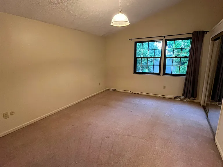 2906 Autumnwood Dr — Photo 9