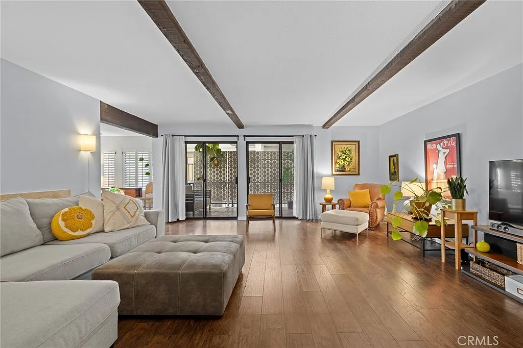 2 bed, 1573 sqft, $4,200 — Photo 1