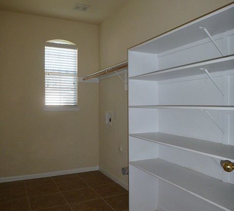 4th image of 702 Bighorn Dr