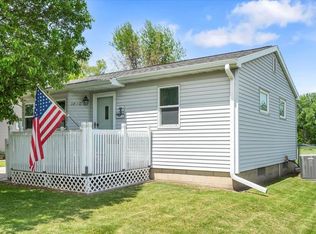 1810 Huntington Rd, Waterloo, IA 50701