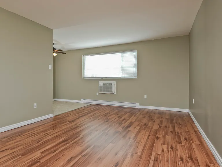 433 Edison Ave #216 — Photo 9