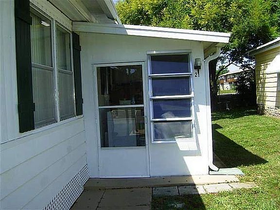 2nd image of 21 Camino Real Dr