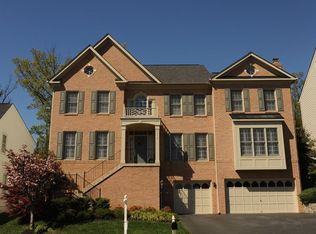 5670 Clouds Mill Dr, Alexandria, VA 22310