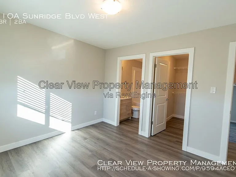 98 Sunridge Blvd W #UPPER LEVEL — Photo 9