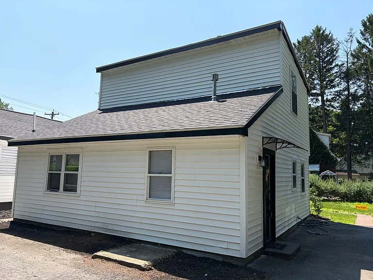 905 Balltown Rd — Photo 1