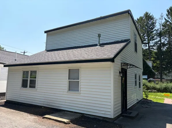 905 Balltown Rd, Niskayuna, NY 12309