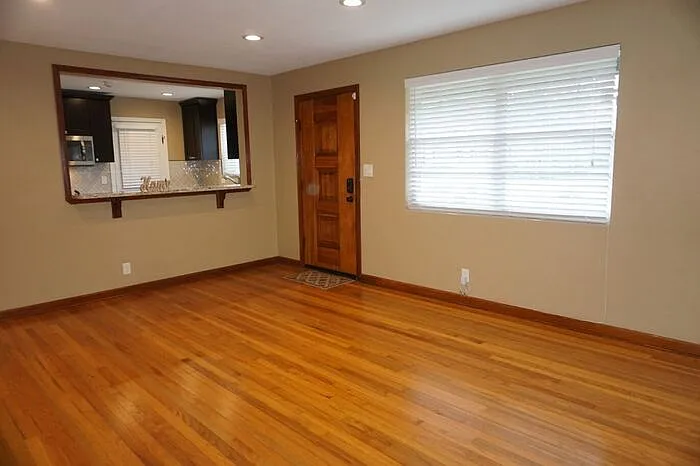 3925 Miruelo Cir N — Photo 3
