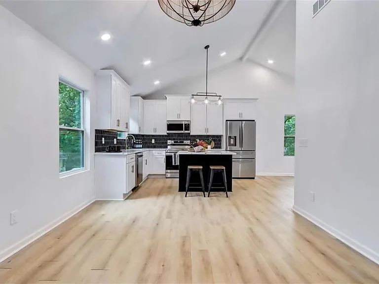 1200 Byewood Ln SW — Photo 23