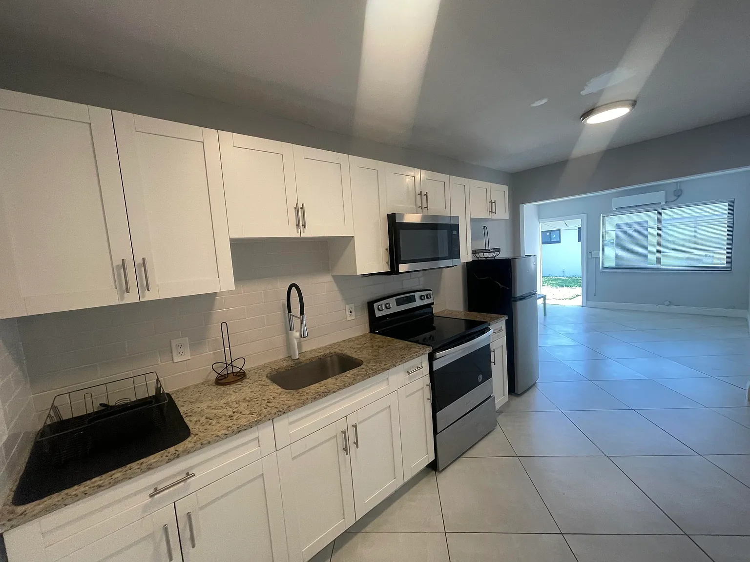 1 bed, 1.0 bath, 650 sqft, $1,450 — Photo 1