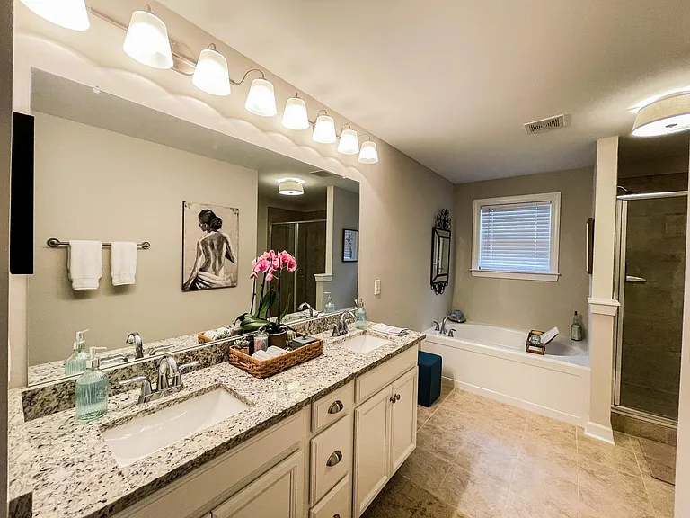1010 Vanguard Dr — Photo 9