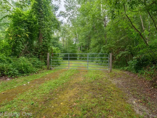 42575 Judd Rd, Belleville, MI 48111