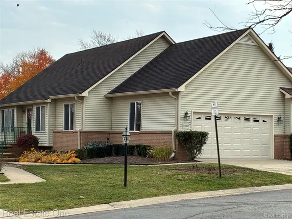 1040 Bird Song Ln, Milford, MI 48381