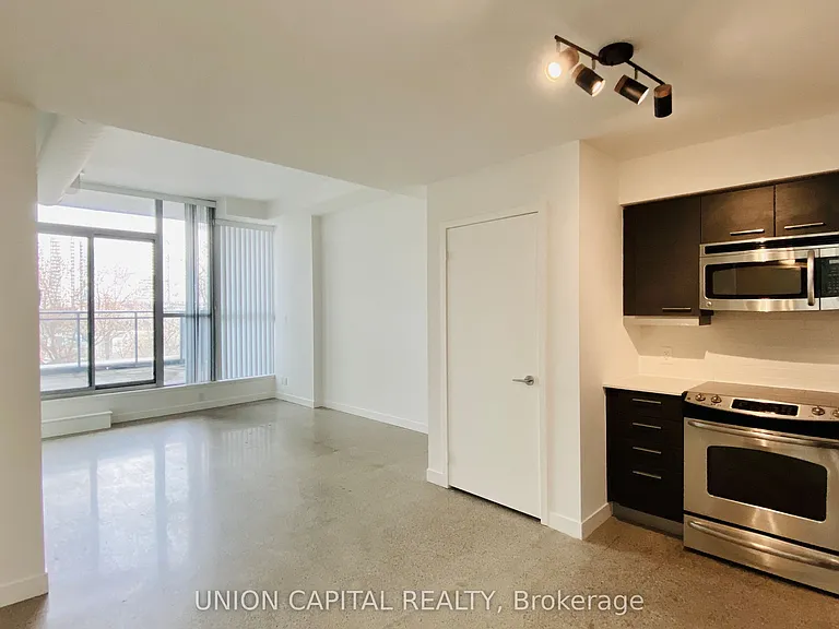 510 King St E #607 — Photo 2