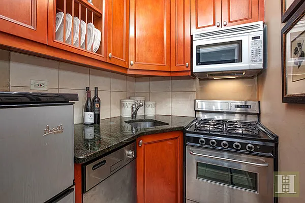 Sold by Halstead Real Estate | media 10